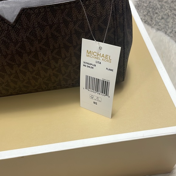 MICHAEL KORS Lita New w/Tags Orig Pkg Crossbody Bag & Magnetic Gift StorageBox - Picture 16 of 16